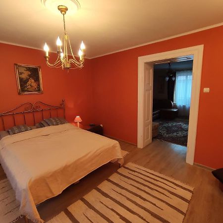 Dom Pod Zegarem Apartment Przemysl Luaran gambar
