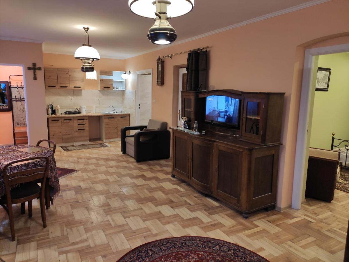 Dom Pod Zegarem Apartment Przemysl Luaran gambar